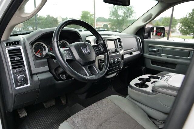 2016 Ram 1500 Big Horn 4X4 / 5.7L Hemi V8 / Wheels & Tires Upgrade! High Point NC