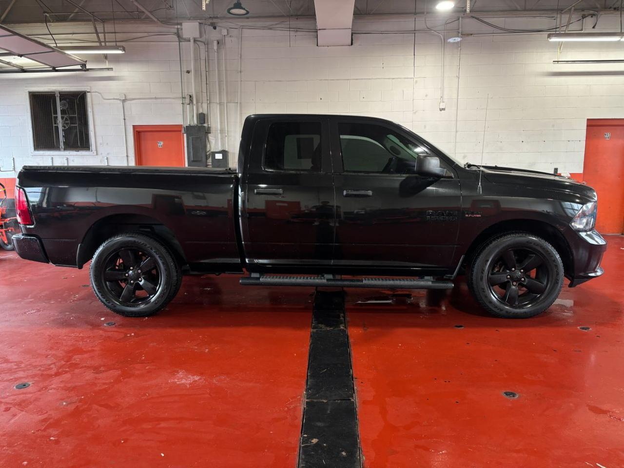 2016 RAM 1500 Express 4x4 Quad Cab 6'4's photo