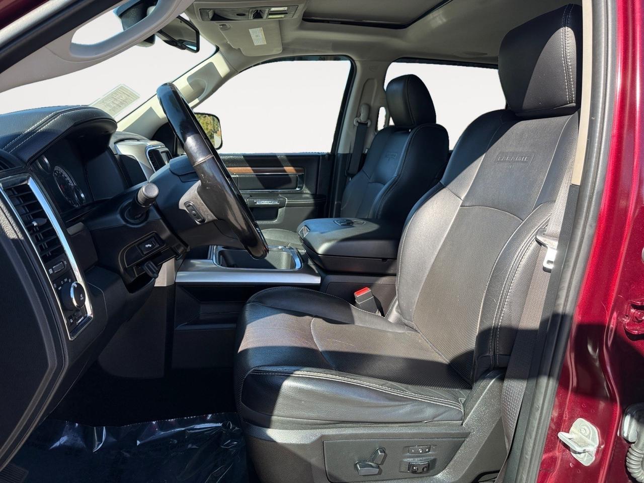 2016 Ram 1500 Laramie, BACKUP CAMERA, ALPINE SPEAKERS, HEATED STEERING WHEEL, HEATED AND VENTILATED SEATS, POWER REAR SLIDING WINDOW, POWER FOLD MIRRORS, NAVIGATION, POWER SUNROOF, REMOTE START, COME BY AND MAKE THIS TRUCK YOURS TODAY!