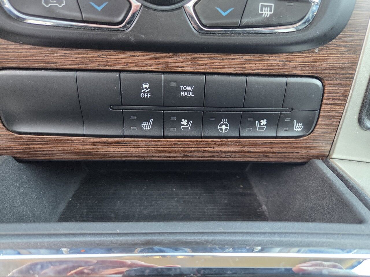 2016 Ram 1500 Laramie Charlton MA