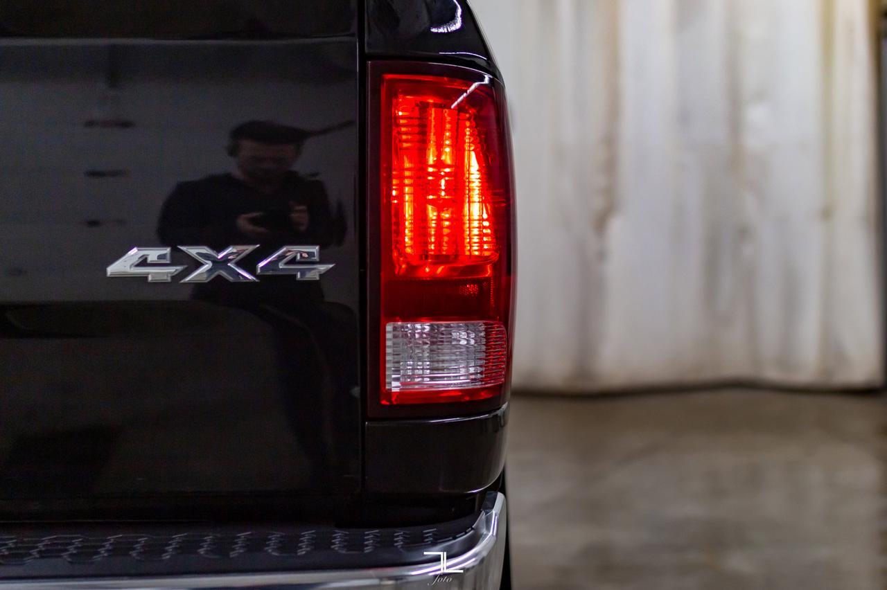 2016 Ram 2500 4x4 Crew Cab SLT Diesel Nav Roof BCam Red Deer AB