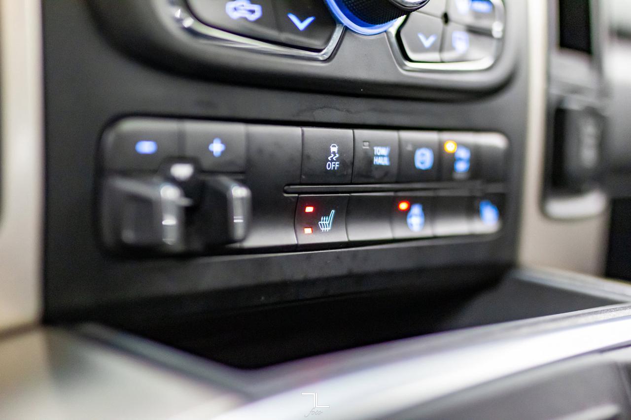 2016 Ram 2500 4x4 Crew Cab SLT Diesel Nav Roof BCam Red Deer AB