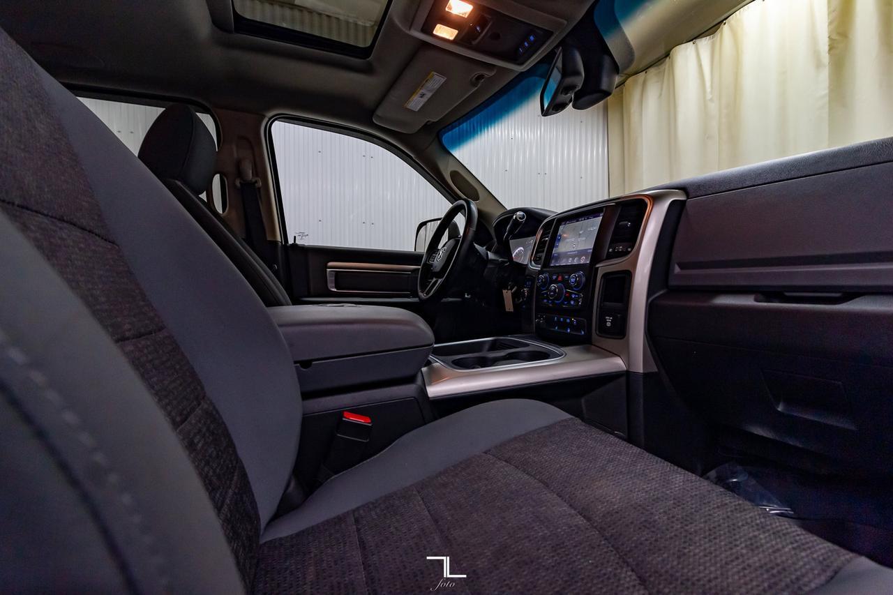 2016 Ram 2500 4x4 Crew Cab SLT Diesel Nav Roof BCam Red Deer AB