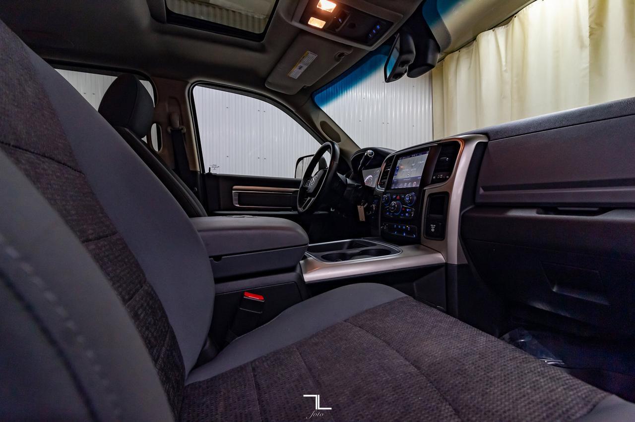 2016 Ram 2500 4x4 Crew Cab SLT Diesel Nav Roof BCam Red Deer AB