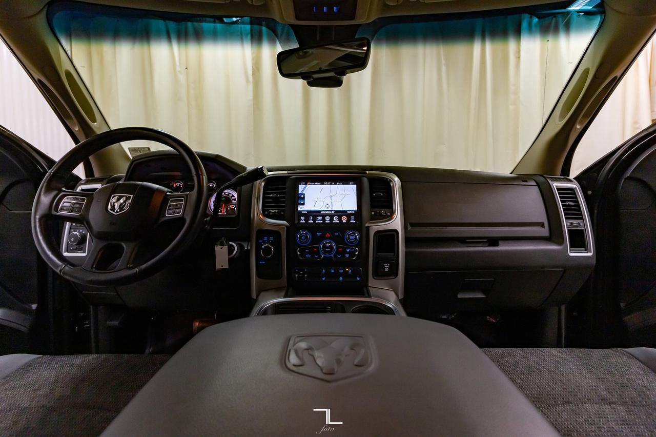 2016 Ram 2500 4x4 Crew Cab SLT Diesel Nav Roof BCam Red Deer AB