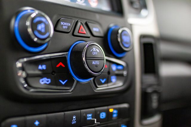 2016 Ram 2500 4x4 Crew Cab SLT Diesel Nav Roof BCam Red Deer AB