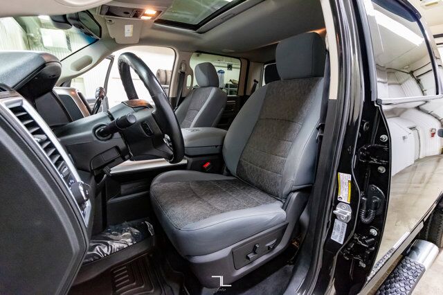 2016 Ram 2500 4x4 Crew Cab SLT Diesel Nav Roof BCam Red Deer AB