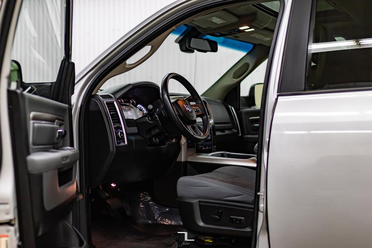 2016 Ram 2500 4x4 Crew Cab SLT Diesel Roof BCam Red Deer AB