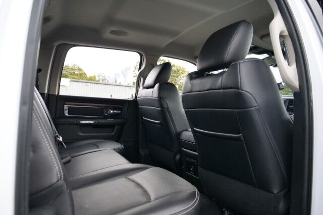 2016 Ram 2500 Laramie 4X4 / 6.4L V8 / Cooled Seats / 5th Wheel! High Point NC