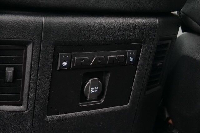 2016 Ram 2500 Laramie 4X4 / 6.4L V8 / Cooled Seats / 5th Wheel! High Point NC