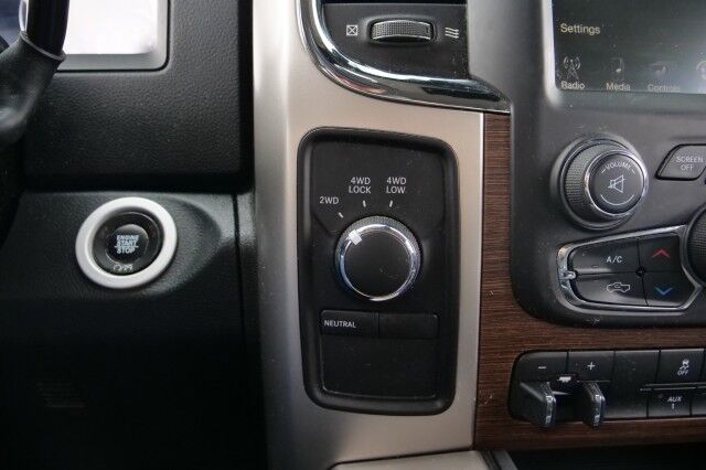 2016 Ram 2500 Laramie 4X4 / 6.4L V8 / Cooled Seats / 5th Wheel! High Point NC