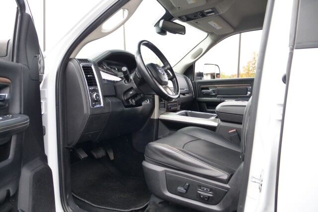 2016 Ram 2500 Laramie 4X4 / 6.4L V8 / Cooled Seats / 5th Wheel! High Point NC