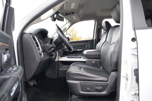 2016 Ram 2500 Laramie 4X4 / 6.4L V8 / Cooled Seats / 5th Wheel! High Point NC