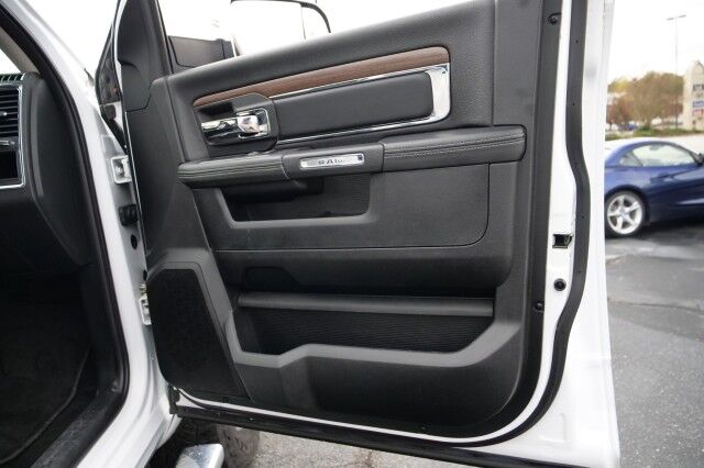 2016 Ram 2500 Laramie 4X4 / 6.4L V8 / Cooled Seats / 5th Wheel! High Point NC