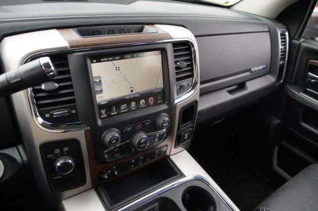 2016 Ram 2500 Laramie 4X4 / 6.4L V8 / Cooled Seats / 5th Wheel! High Point NC