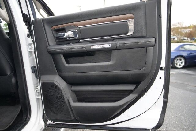 2016 Ram 2500 Laramie 4X4 / 6.4L V8 / Cooled Seats / 5th Wheel! High Point NC