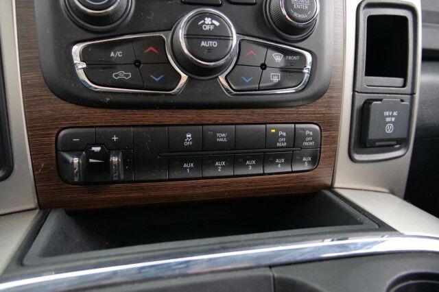 2016 Ram 2500 Laramie 4X4 / 6.4L V8 / Cooled Seats / 5th Wheel! High Point NC