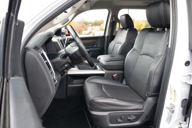 2016 Ram 2500 Laramie 4X4 / 6.4L V8 / Cooled Seats / 5th Wheel! High Point NC