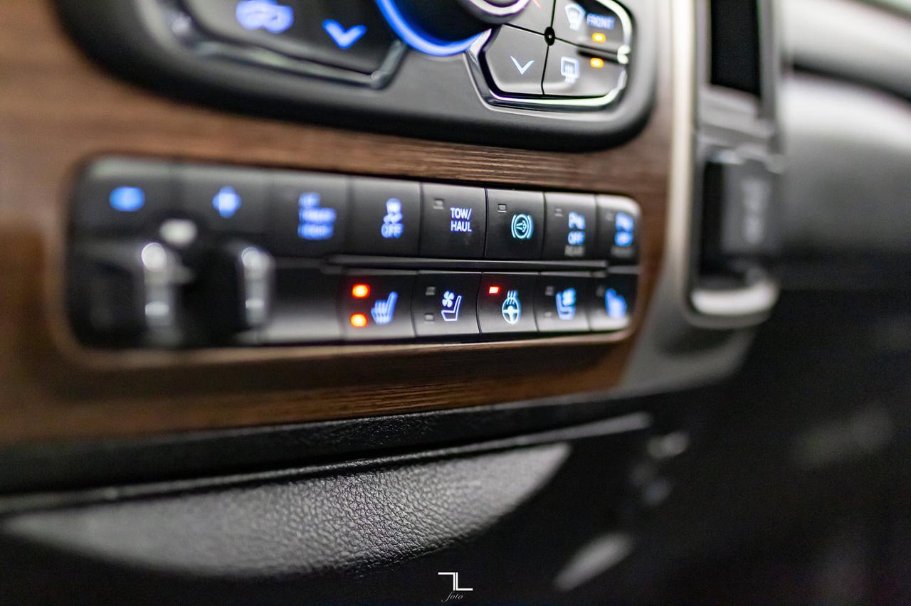 2016 Ram 3500 4x4 Crew Cab Laramie Diesel AISIN Leather Roof Nav Red Deer AB