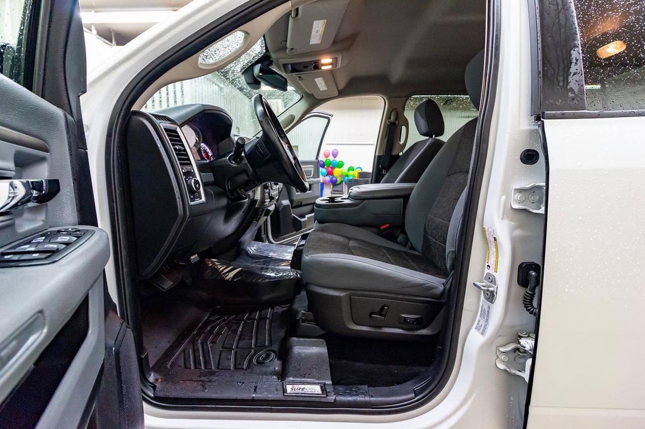 2016 Ram 3500 4x4 Crew Cab SLT Diesel AISIN Nav Red Deer AB