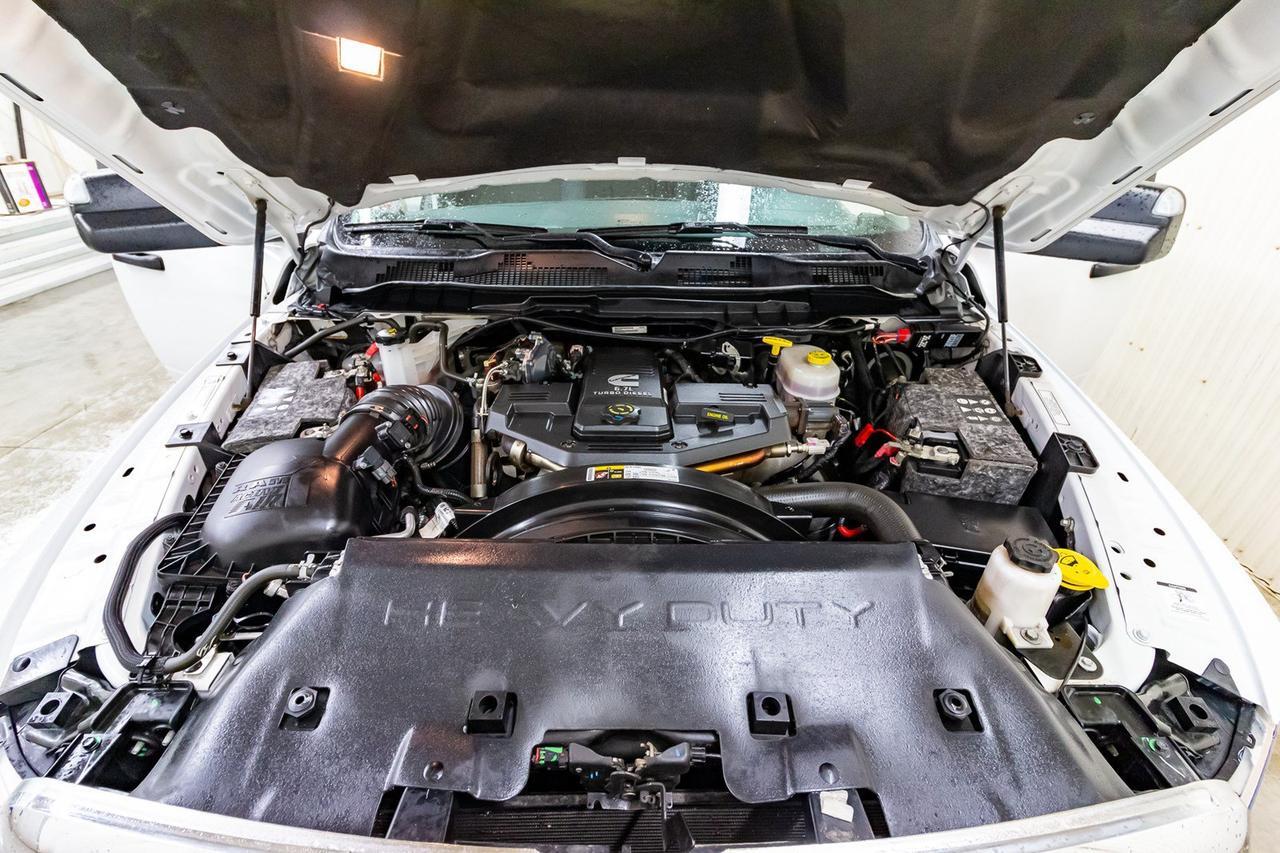 2016 Ram 3500 4x4 Crew Cab SLT Diesel AISIN Nav Red Deer AB