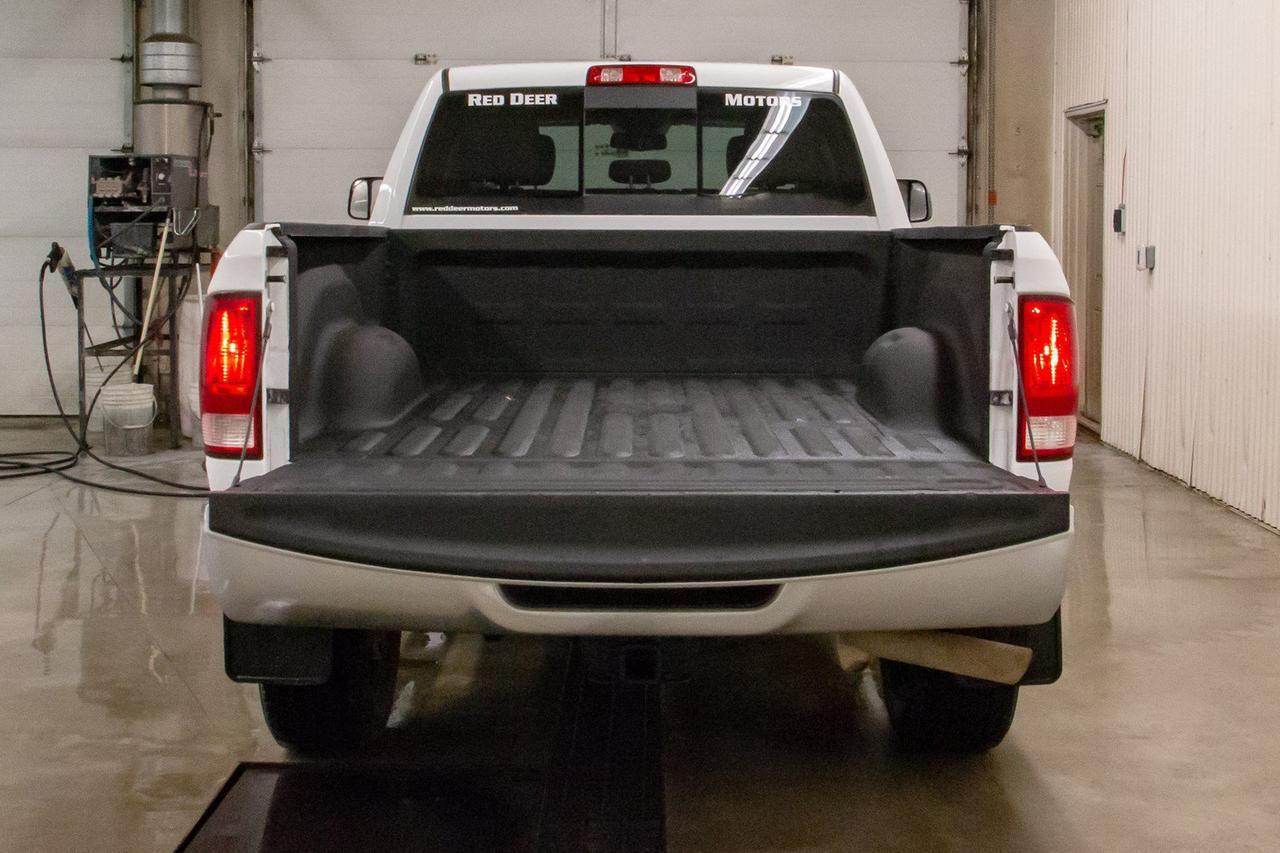 2016 Ram 3500 4x4 Crew Cab SLT HEMI Red Deer AB
