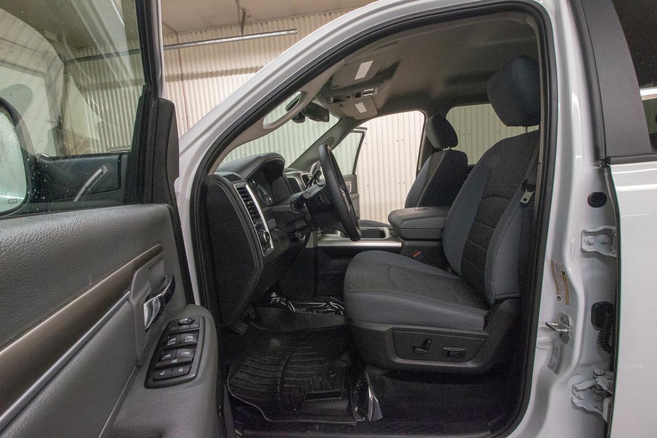 2016 Ram 3500 4x4 Crew Cab SLT HEMI Red Deer AB