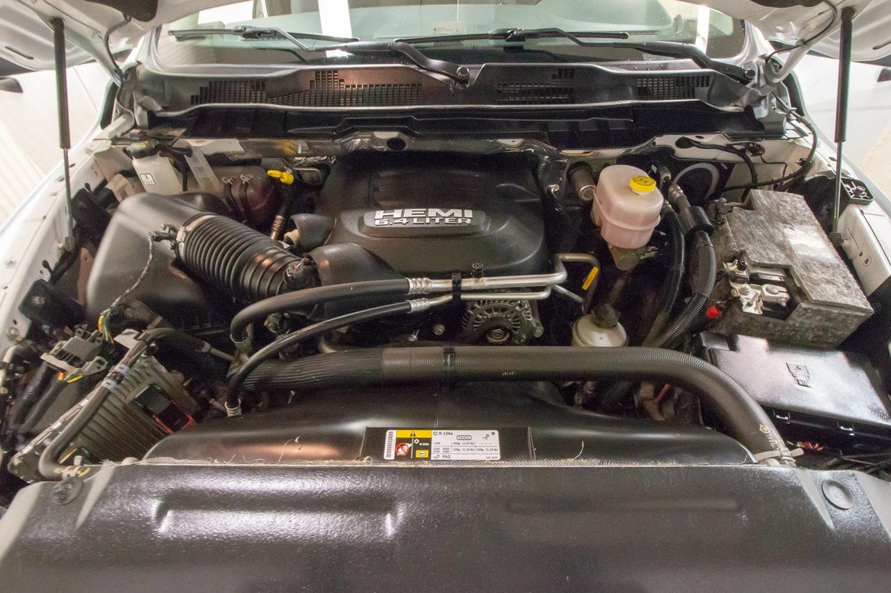 2016 Ram 3500 4x4 Crew Cab SLT HEMI Red Deer AB