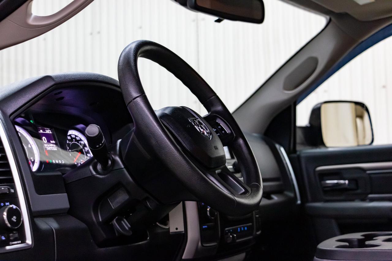 2016 Ram 3500 4x4 Crew Cab SLT Longbox Diesel AISIN Leather Red Deer AB