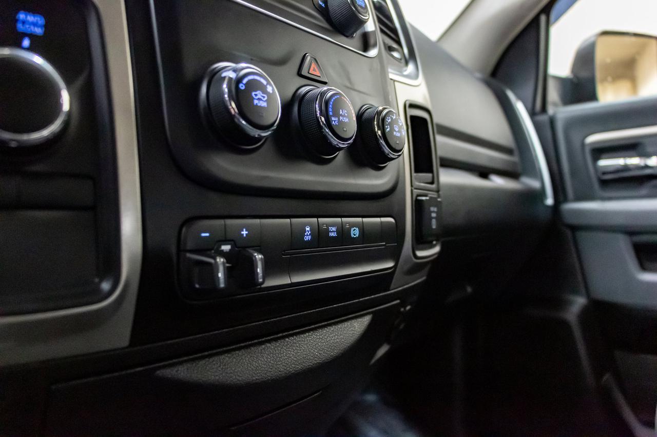 2016 Ram 3500 4x4 Crew Cab SLT Longbox Diesel AISIN Leather Red Deer AB