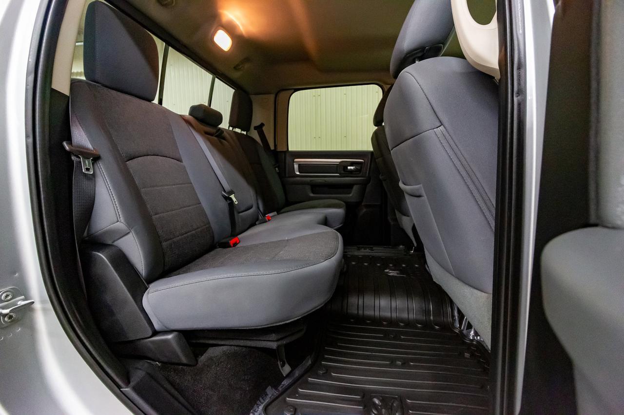 2016 Ram 3500 4x4 Crew Cab SLT Longbox Diesel Manual Red Deer AB