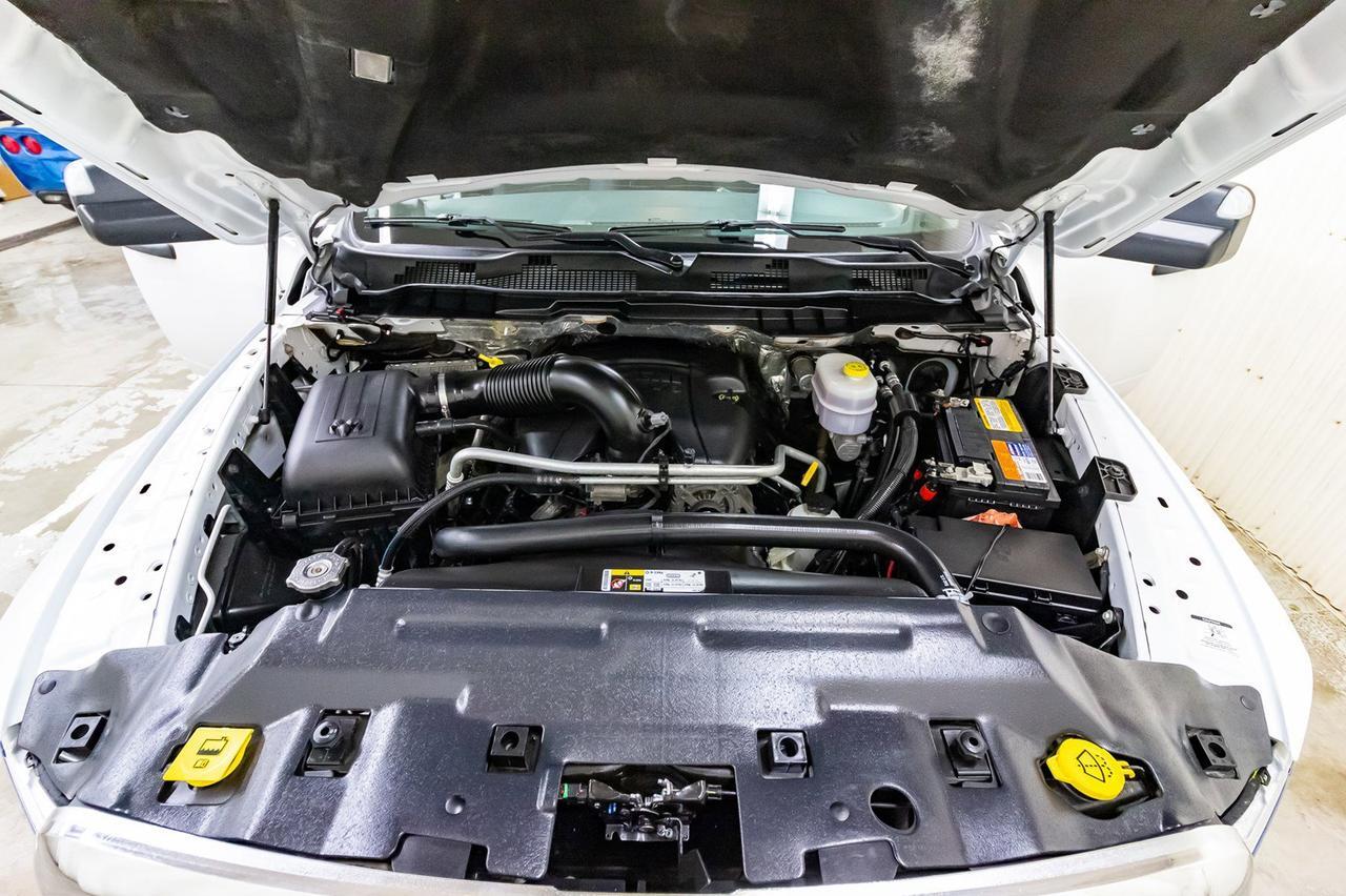 2016 Ram 3500 4x4 Crew Cab SLT Longbox Red Deer AB