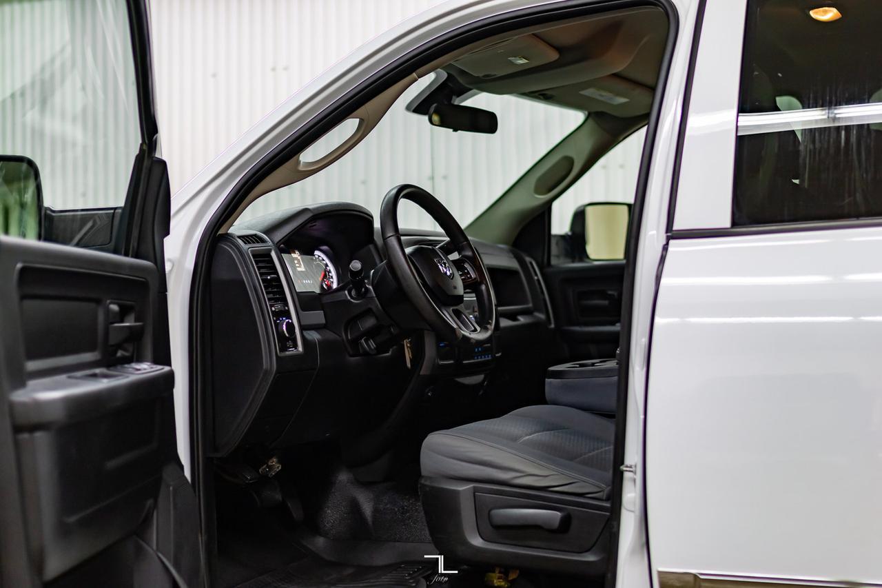2016 Ram 3500 4x4 Crew Cab ST Deck HEMI Red Deer AB
