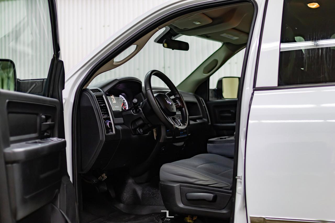 2016 Ram 3500 4x4 Crew Cab ST Deck HEMI Red Deer AB