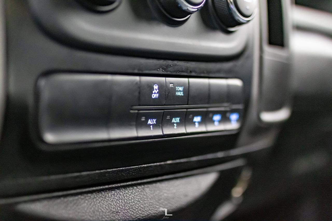 2016 Ram 3500 4x4 Crew Cab ST Deck HEMI Red Deer AB