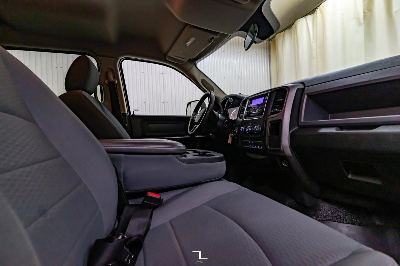 2016 Ram 3500 4x4 Crew Cab ST Deck HEMI Red Deer AB