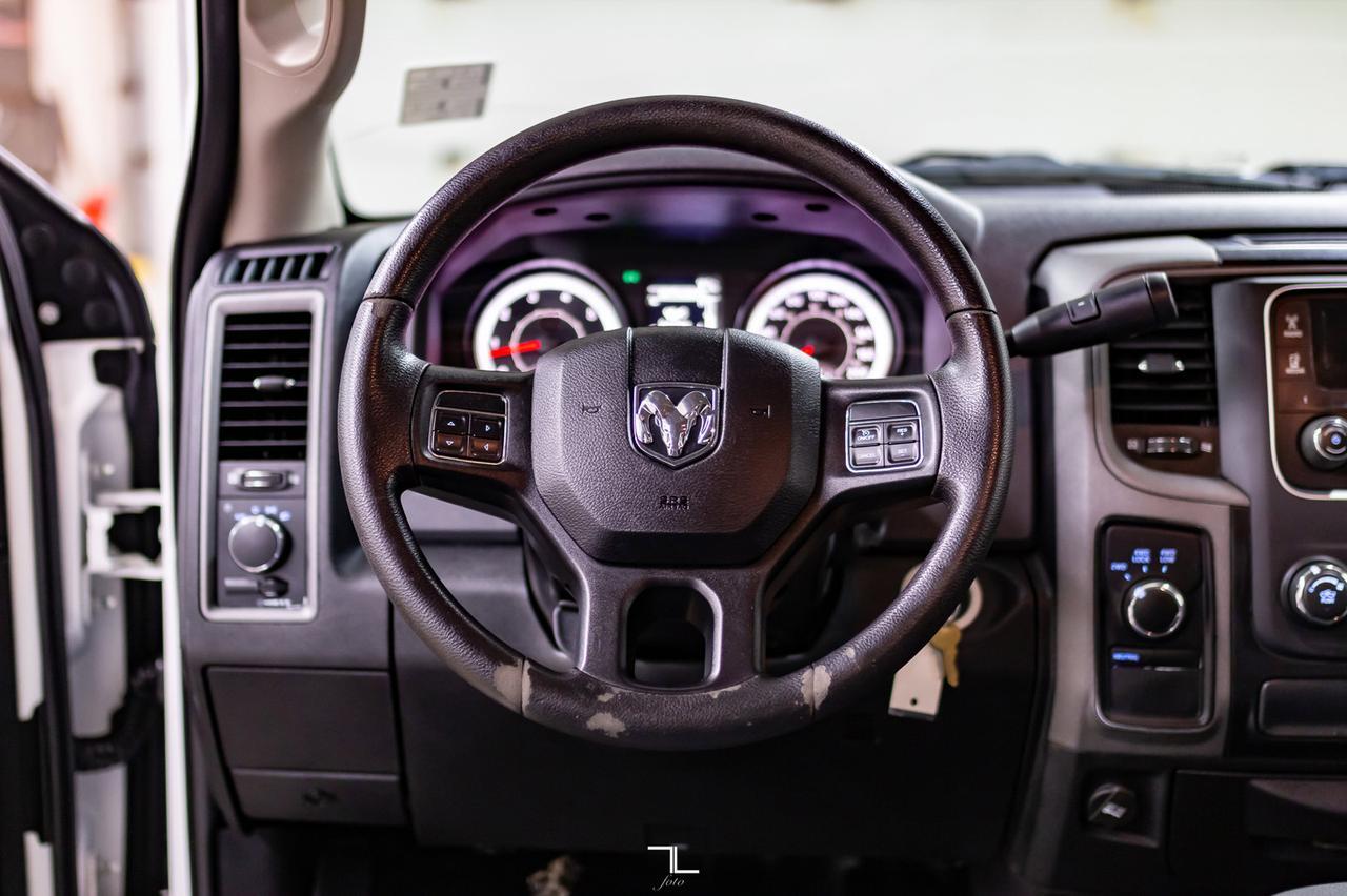 2016 Ram 3500 4x4 Crew Cab ST Deck HEMI Red Deer AB