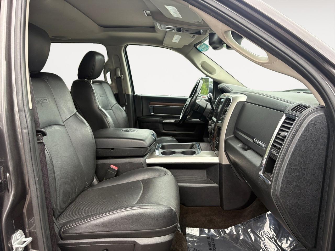 2016 Ram 3500 Laramie, RUNNING BOARDS, SUNROOF, REMOTE START, BED LINER, BACKUP CAMERA WITH PARKING SENSORS, HEATED & VENTLATED SEATS, NAVIGATION, BLUETOOTH, AND MORE YOU CAN&apos;T MISS! Virginia Beach VA