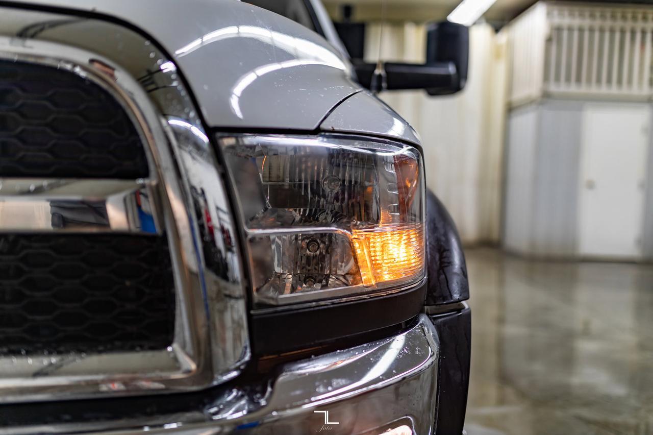 2016 Ram 5500 4x4 Crew Cab ST Dually Deck HEMI Red Deer AB