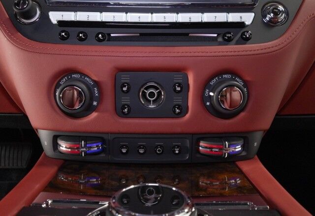 2016 Rolls-Royce Wraith *STARLIGHT HEADLINER* *BESPOKE AUDIO* *ONLY 16,000 MILES* *SILVER ON RED* San Diego CA