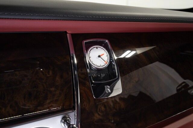2016 Rolls-Royce Wraith *STARLIGHT HEADLINER* *BESPOKE AUDIO* *ONLY 16,000 MILES* *SILVER ON RED* San Diego CA