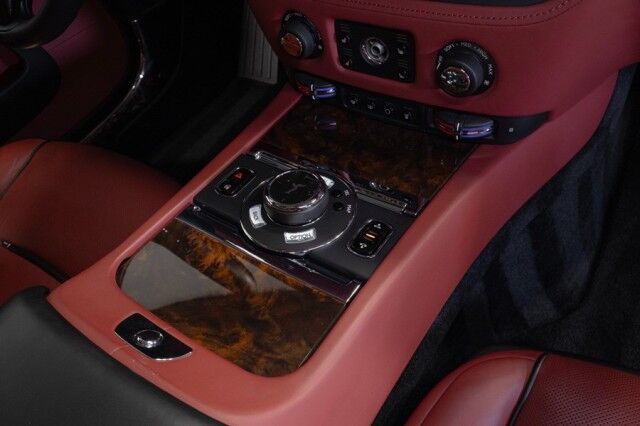 2016 Rolls-Royce Wraith *STARLIGHT HEADLINER* *BESPOKE AUDIO* *ONLY 16,000 MILES* *SILVER ON RED* San Diego CA