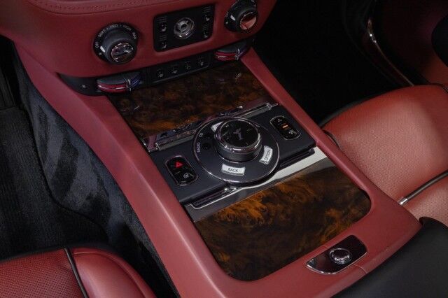 2016 Rolls-Royce Wraith *STARLIGHT HEADLINER* *BESPOKE AUDIO* *ONLY 16,000 MILES* *SILVER ON RED* San Diego CA