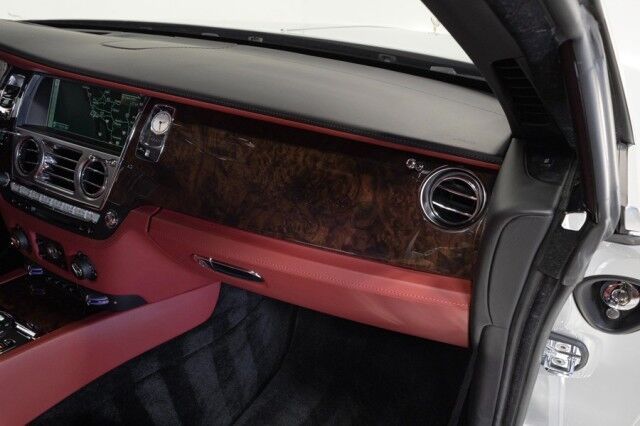 2016 Rolls-Royce Wraith *STARLIGHT HEADLINER* *BESPOKE AUDIO* *ONLY 16,000 MILES* *SILVER ON RED* San Diego CA
