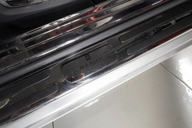 2016 Rolls-Royce Wraith *STARLIGHT HEADLINER* *BESPOKE AUDIO* *ONLY 16,000 MILES* *SILVER ON RED* San Diego CA