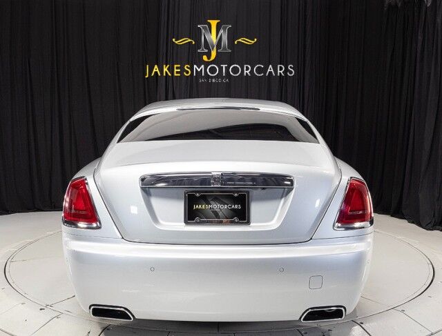 2016 Rolls-Royce Wraith *STARLIGHT HEADLINER* *BESPOKE AUDIO* *ONLY 16,000 MILES* *SILVER ON RED* San Diego CA