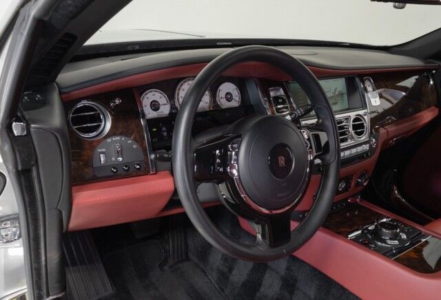 2016 Rolls-Royce Wraith *STARLIGHT HEADLINER* *BESPOKE AUDIO* *ONLY 16,000 MILES* *SILVER ON RED* San Diego CA