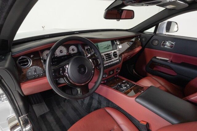 2016 Rolls-Royce Wraith *STARLIGHT HEADLINER* *BESPOKE AUDIO* *ONLY 16,000 MILES* *SILVER ON RED* San Diego CA