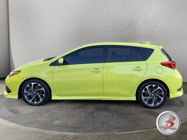 2016 Scion iM photo 3
