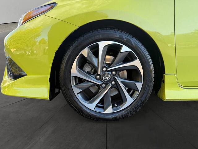 2016 Scion iM photo 8